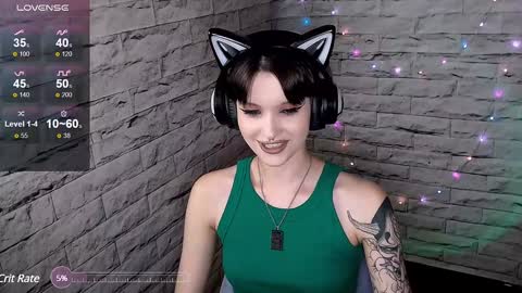 Snapshot of lauren_raquel chatting on January 2025 06:26:01 PM Eva online show from January 2025 06:26:01 PM