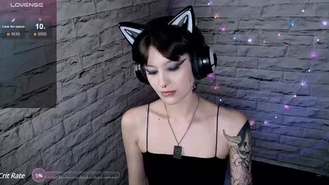 Snapshot of lauren_raquel chatting on January 2025 03:41:01 PM Eva online show from January 2025 03:41:01 PM