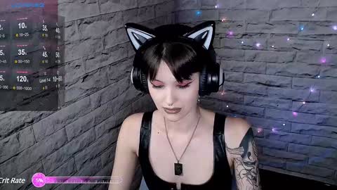 Snapshot of lauren_raquel chatting on February 2025 06:45:01 PM Eva online show from February 2025 06:45:01 PM