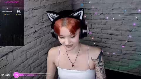 Snapshot of lauren_raquel chatting on February 2025 05:39:01 PM Eva online show from February 2025 05:39:01 PM