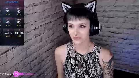 Snapshot of lauren_raquel chatting on September 2025 12:18:01 PM Eva online show from September 2025 12:18:01 PM