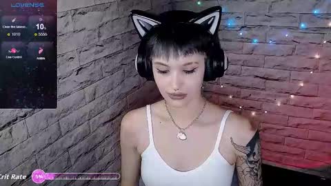 Snapshot of lauren_raquel chatting on September 2025 12:19:01 PM Eva online show from September 2025 12:19:01 PM