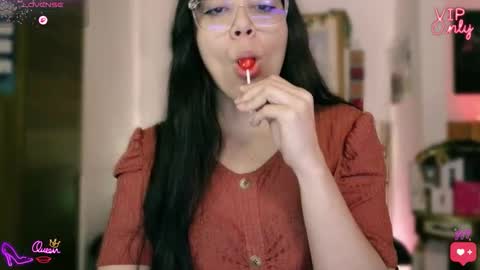 Lauren online show from April 2026 12:35:01 AM