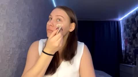 Hannah online show from October 2025 07:01:02 PM