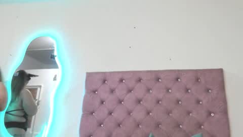 laurenlaine online show from October 2025 10:49:02 AM