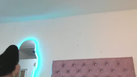 Snapshot of laurenlaine99 chatting on December 2025 07:54:02 PM laurenlaine online show from December 2025 07:54:02 PM