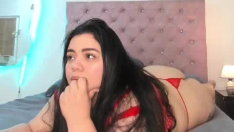 Snapshot of laurenlaine99 chatting on February 2026 03:42:01 PM laurenlaine online show from February 2026 03:42:01 PM