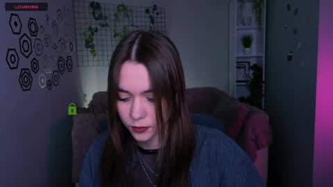 Laure online show from April 2026 01:19:01 PM