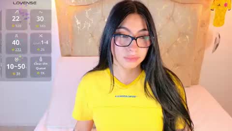 Snapshot of laurenn_smitth chatting on June 2026 01:06:02 PM laurenn_smitth online show from June 2026 01:06:02 PM