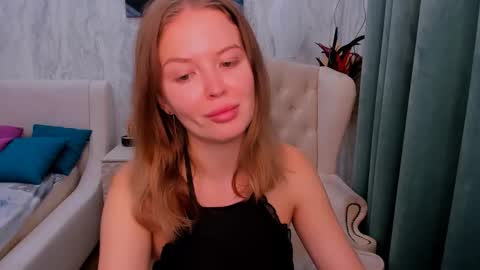Snapshot of laurennhill chatting on September 2025 12:22:02 AM laurennhill online show from September 2025 12:22:02 AM