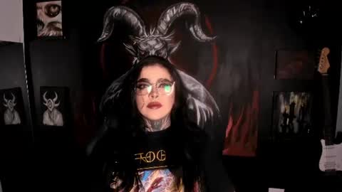Snapshot of laurenrousexx chatting on June 2026 07:00:01 AM LAUREN INDEPENDENT MODEL HELP ME REACH 100 LIKES PLS online show from June 2026 07:00:01 AM