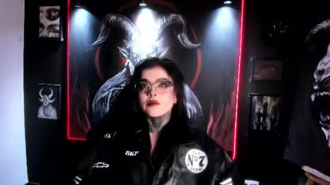 Snapshot of laurenrousexx chatting on July 2026 01:08:02 AM LAUREN INDEPENDENT MODEL HELP ME REACH 100 LIKES PLS online show from July 2026 01:08:02 AM