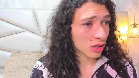 Laurent online show from November 2025 11:11:01 AM