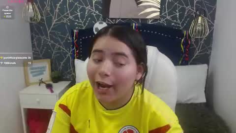 Snapshot of laurha_ chatting on June 2026 08:32:02 PM laura online show from June 2026 08:32:02 PM