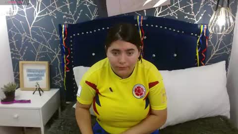 Snapshot of laurha_ chatting on June 2026 12:22:01 PM laura online show from June 2026 12:22:01 PM