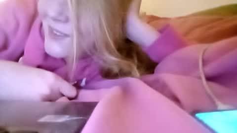 lauriehotxxx online show from November 2025 05:45:02 PM