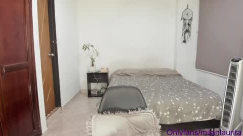 laura   online show from January 2025 08:11:02 AM