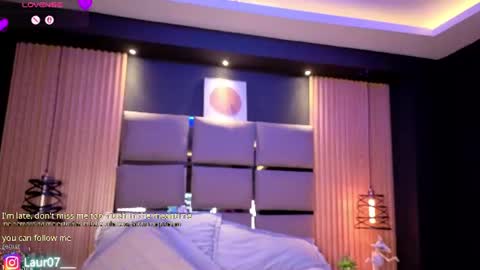Snapshot of lauroberts chatting on July 2026 06:47:02 AM Lau Roberts online show from July 2026 06:47:02 AM