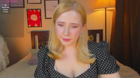 Snapshot of lavender_tender chatting on April 2026 05:30:01 PM Lav online show from April 2026 05:30:01 PM