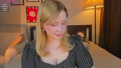 Snapshot of lavender_tender chatting on May 2026 06:54:02 AM Lav online show from May 2026 06:54:02 AM