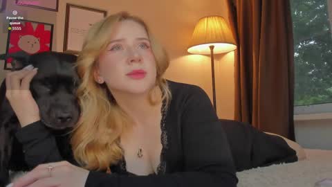 Snapshot of lavender_tender chatting on May 2026 05:43:02 PM Lav online show from May 2026 05:43:02 PM