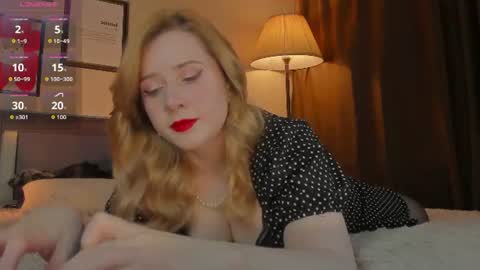 Snapshot of lavender_tender chatting on June 2026 09:18:02 PM Lav online show from June 2026 09:18:02 PM