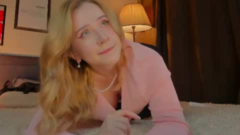 Snapshot of lavender_tender chatting on June 2026 09:14:02 PM Lav online show from June 2026 09:14:02 PM