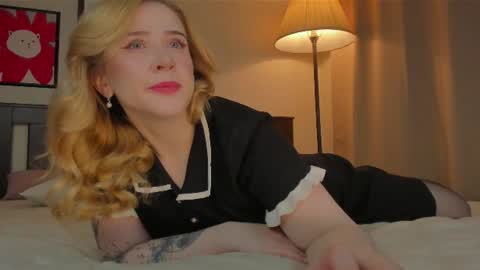Snapshot of lavender_tender chatting on July 2026 09:39:01 PM Lav online show from July 2026 09:39:01 PM