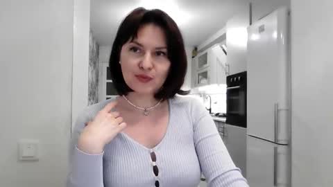 Diana  online show from November 2025 04:31:02 PM