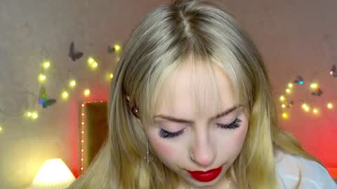 Snapshot of lavenderlav chatting on December 2024 11:57:02 AM Melissa online show from December 2024 11:57:02 AM