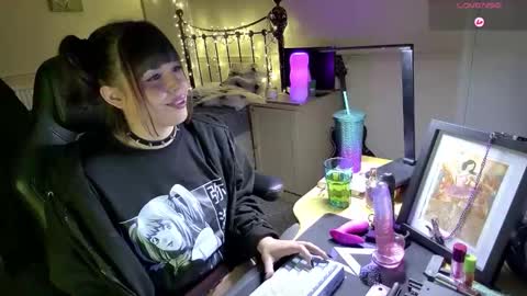 Lavenderrzz online show from February 2026 02:22:01 PM