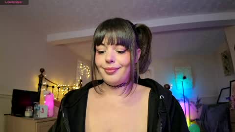 Snapshot of lavenderrzz19 chatting on May 2026 01:30:01 PM Lavenderrzz online show from May 2026 01:30:01 PM