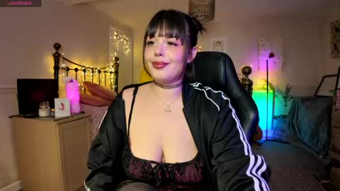 Snapshot of lavenderrzz19 chatting on May 2026 08:17:01 PM Lavenderrzz online show from May 2026 08:17:01 PM