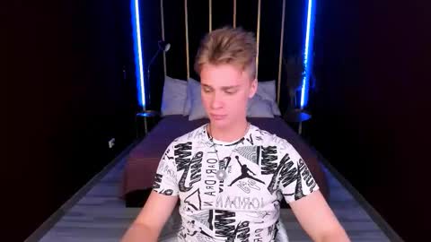 Snapshot of lawrence_miles chatting on October 2025 10:23:02 AM Lawrence online show from October 2025 10:23:02 AM