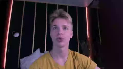 Snapshot of lawrence_miles chatting on October 2025 10:36:01 AM Lawrence online show from October 2025 10:36:01 AM