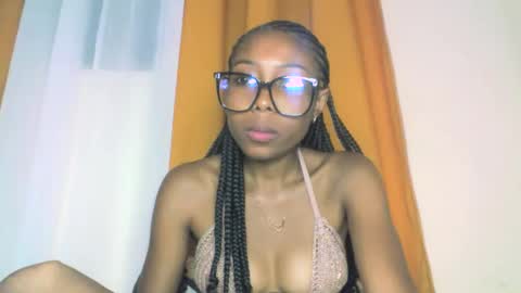 layannek online show from October 2025 03:24:02 PM