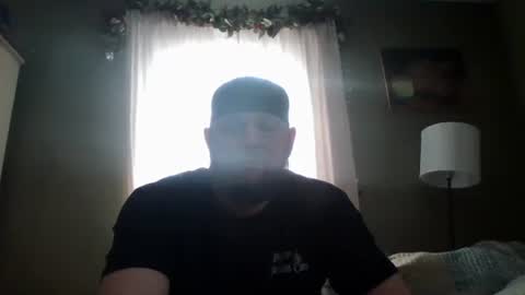 layinlow42 online show from February 2025 04:44:01 PM