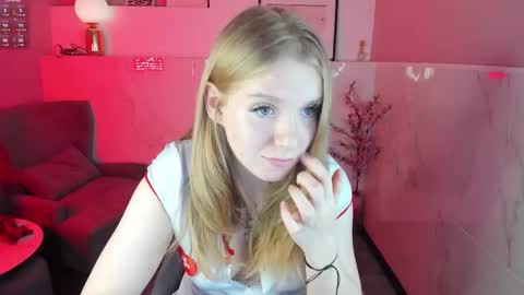 layla_glam online show from October 2025 01:29:02 PM