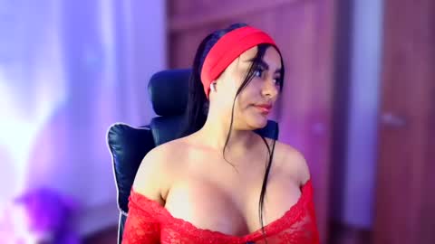Layla online show from April 2026 03:40:02 AM
