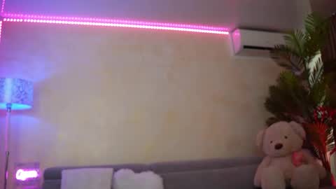 laylacruz online show from February 2026 06:24:01 AM