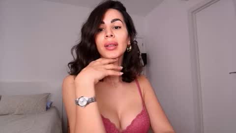 Snapshot of layladarkeyes chatting on March 2026 03:40:02 PM Layla online show from March 2026 03:40:02 PM
