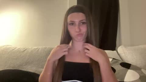 laylahlaylah1 online show from October 2025 11:02:02 PM