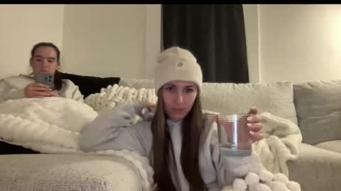 laylahlaylah1 online show from December 2025 10:05:01 PM