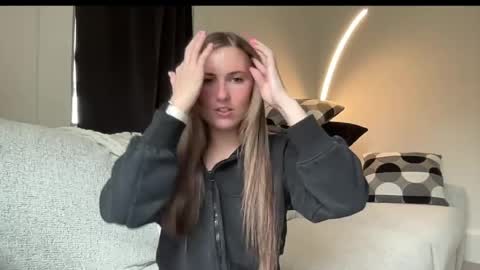 laylahlaylah1 online show from April 2026 01:58:02 PM