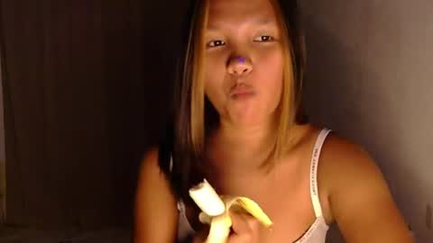 Snapshot of laylanimfa chatting on June 2026 12:32:02 AM Nimfa online show from June 2026 12:32:02 AM