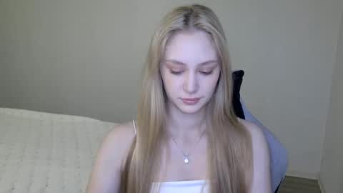 Snapshot of laylapretty001 chatting on October 2025 04:10:01 AM LaylaPretty001 online show from October 2025 04:10:01 AM