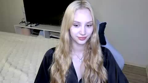 Snapshot of laylapretty001 chatting on June 2026 04:25:02 AM LaylaPretty001 online show from June 2026 04:25:02 AM