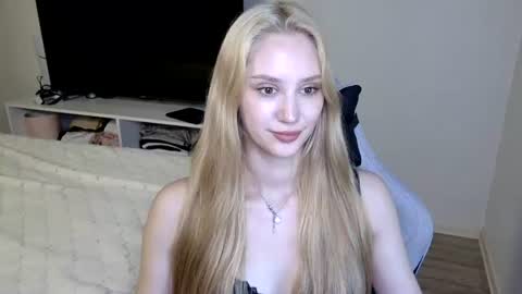 Snapshot of laylapretty001 chatting on July 2026 05:24:01 AM LaylaPretty001 online show from July 2026 05:24:01 AM