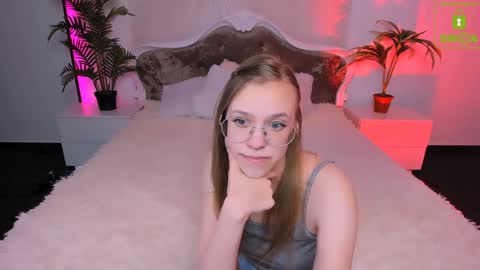 layriantavee online show from February 2025 07:40:01 AM