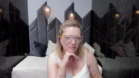 Lea online show from February 2025 05:08:01 AM